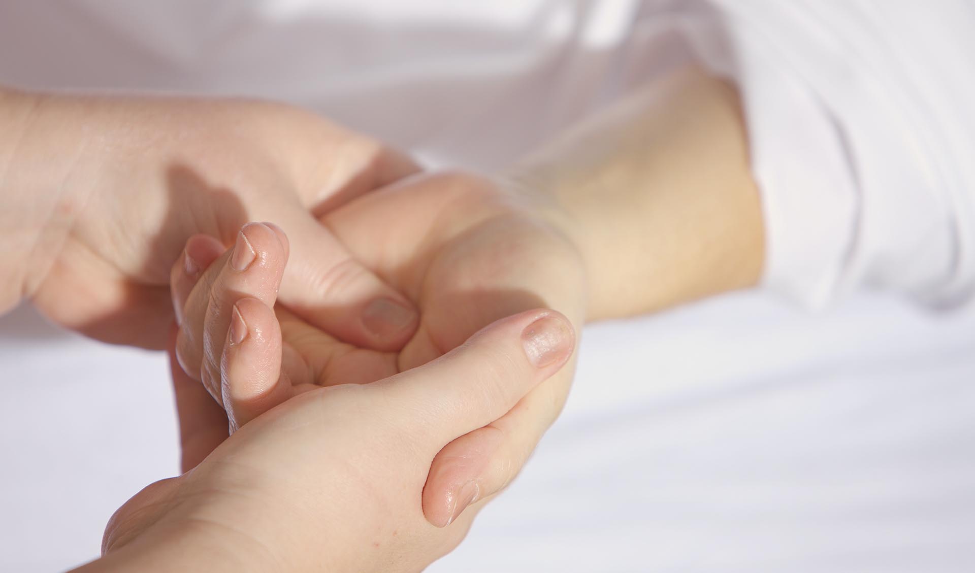 Navigating Wrist Worries: How To Find The Right Specialist In Atlanta For Your Ailing Wrist